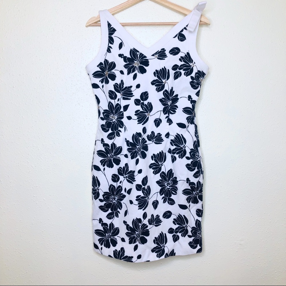 Amanda Smith Petite White Floral Print Shift Dress